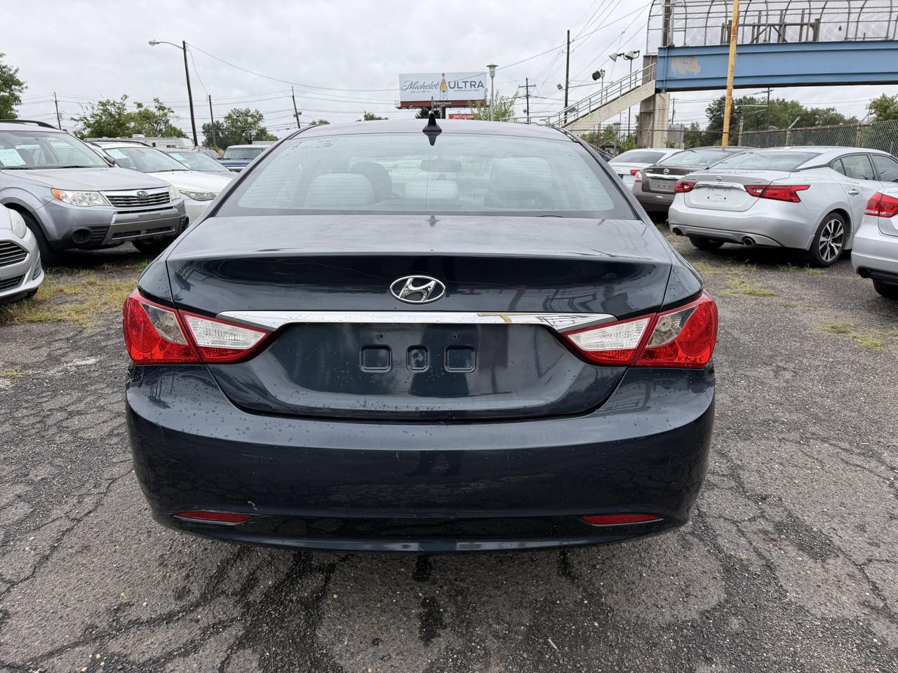 Hyundai Sonata 4dr Sdn 2.4L Auto GLS PZEV 2011
