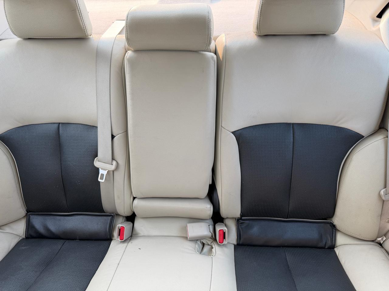 Subaru Legacy 4dr Sdn H4 Auto 2.5i 2014