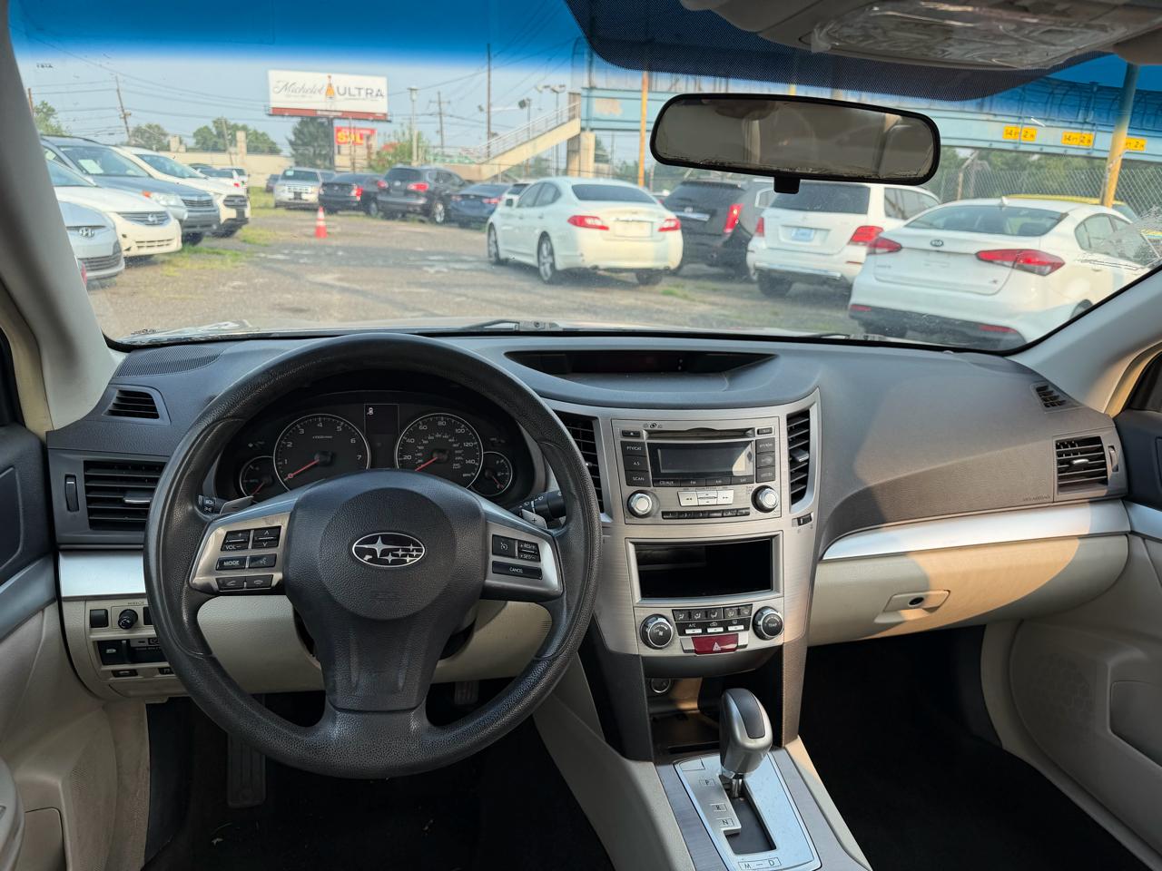 Subaru Legacy 4dr Sdn H4 Auto 2.5i 2014