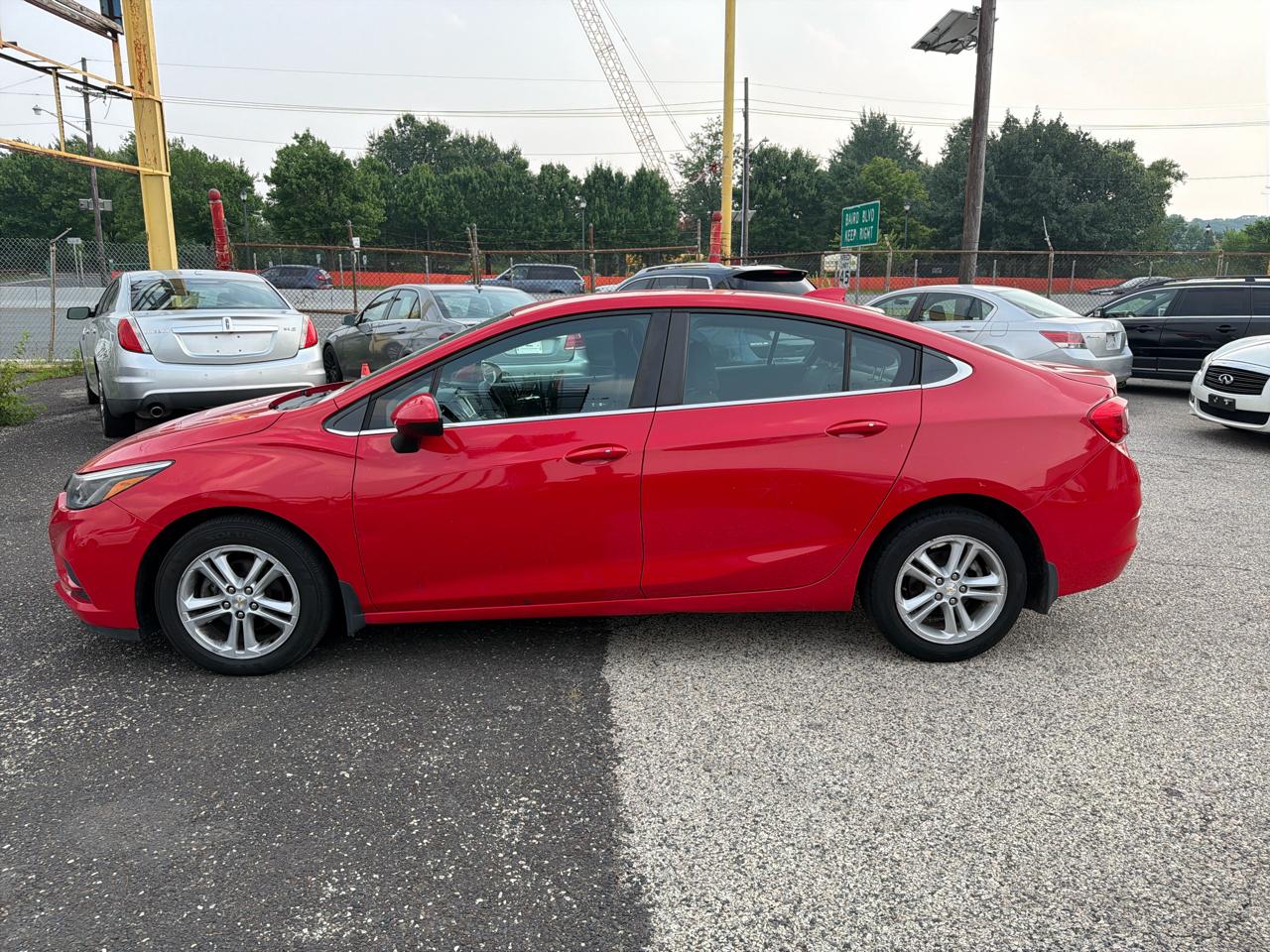 Chevrolet Cruze 4dr Sdn 1.4L LT w/1SD 2017