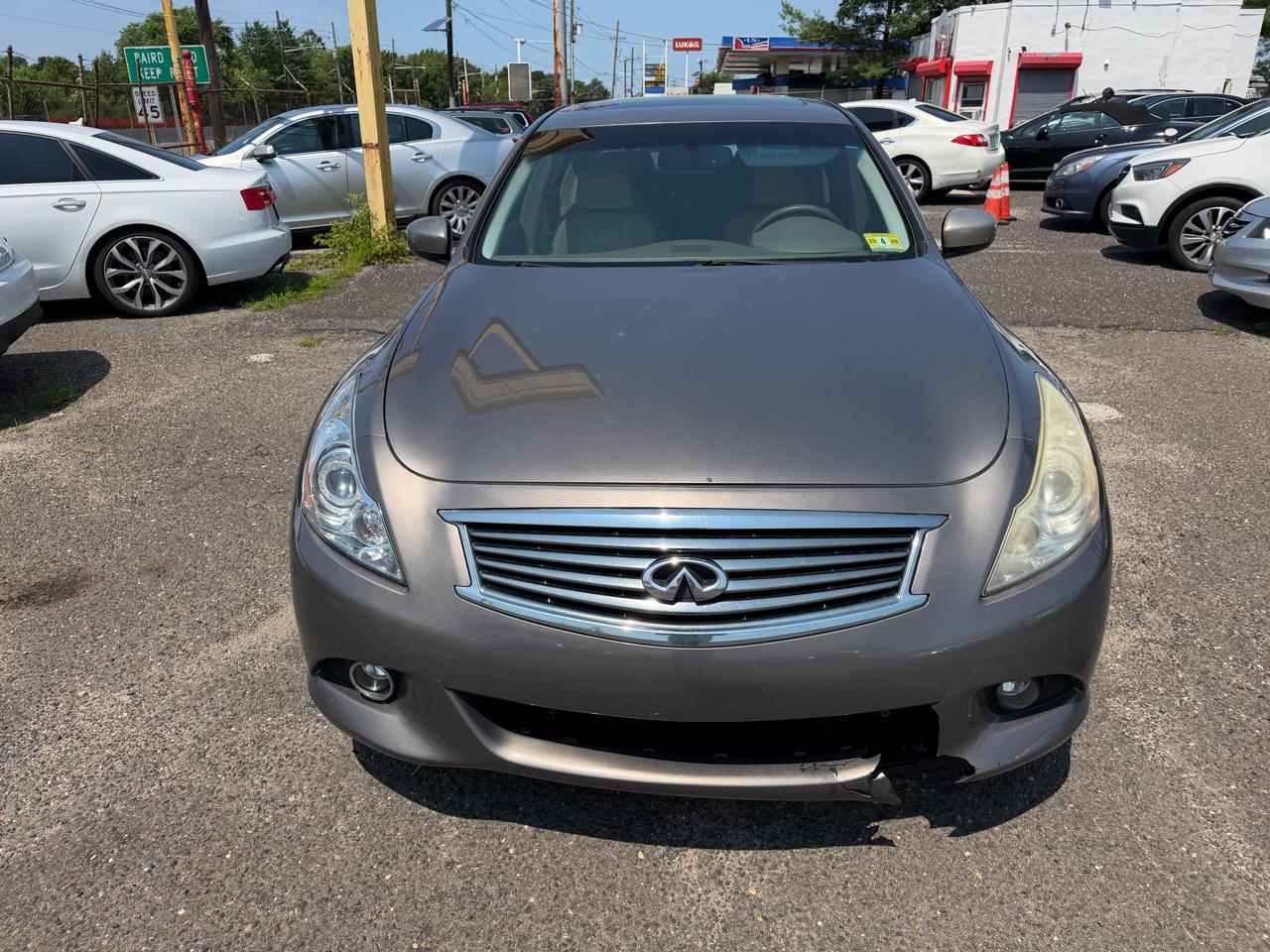 Infiniti G37 Sedan 4dr x AWD 2011