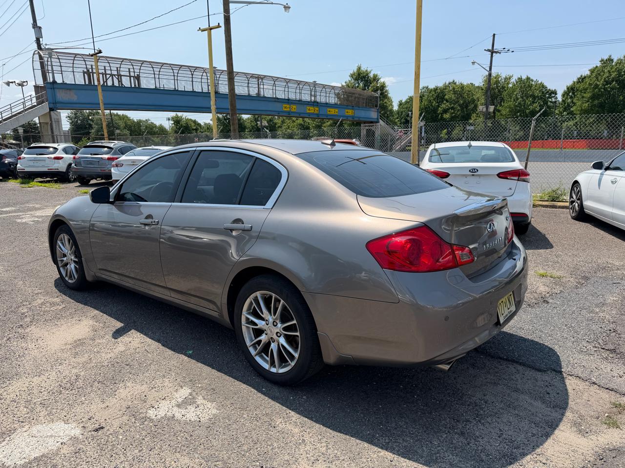 Infiniti G37 Sedan 4dr x AWD 2011