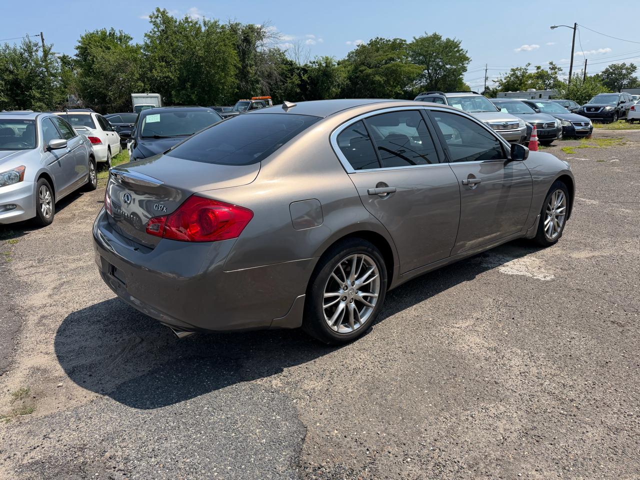 Infiniti G37 Sedan 4dr x AWD 2011