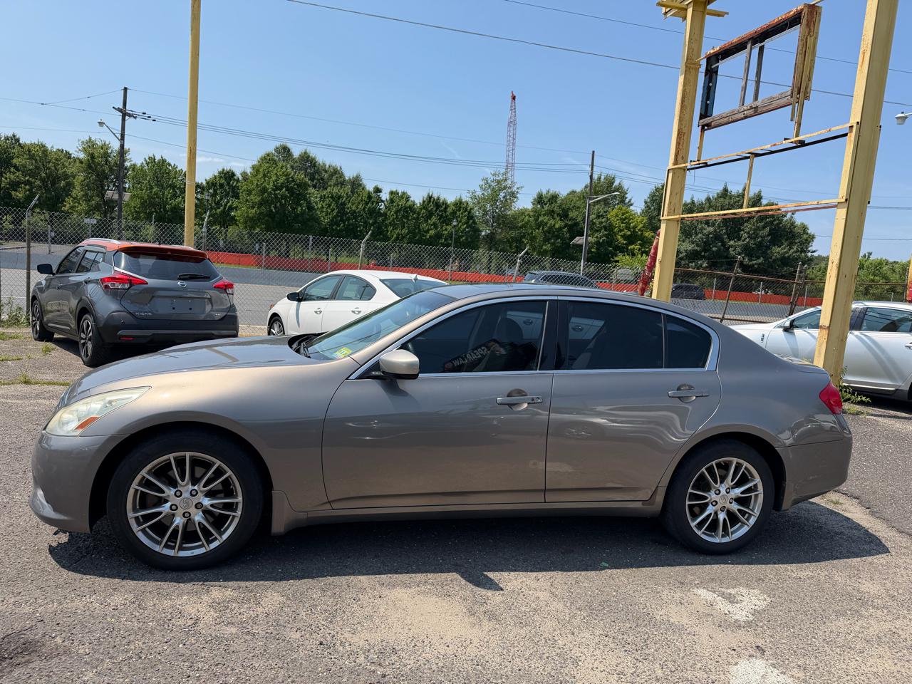 Infiniti G37 Sedan 4dr x AWD 2011