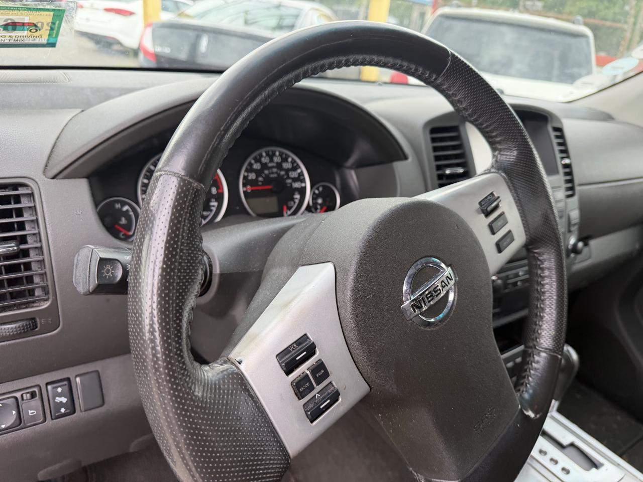 Nissan Pathfinder 4WD 4dr V6 SE 2009