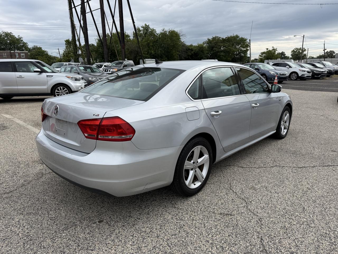 Volkswagen Passat 4dr Sdn 1.8T Auto S PZEV 2015