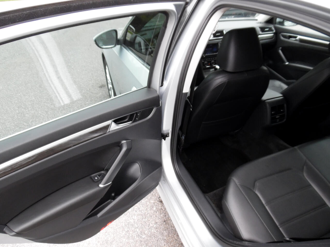 Volkswagen Passat 4dr Sdn 1.8T Auto SE PZEV 2016 Volkswagen Passat 4dr Sdn 1.8T Auto SE PZEV 2016