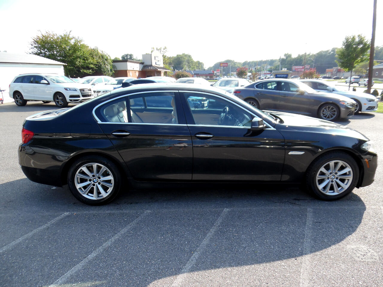 BMW 5 Series 4dr Sdn 528i xDrive AWD 2014 BMW 5 Series 4dr Sdn 528i xDrive AWD 2014