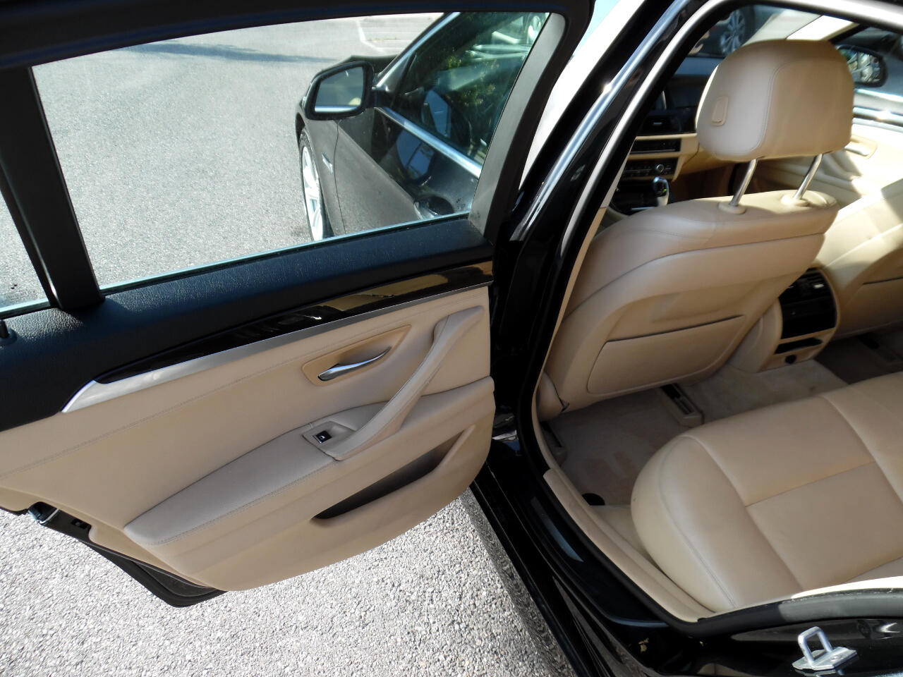 BMW 5 Series 4dr Sdn 528i xDrive AWD 2014 BMW 5 Series 4dr Sdn 528i xDrive AWD 2014