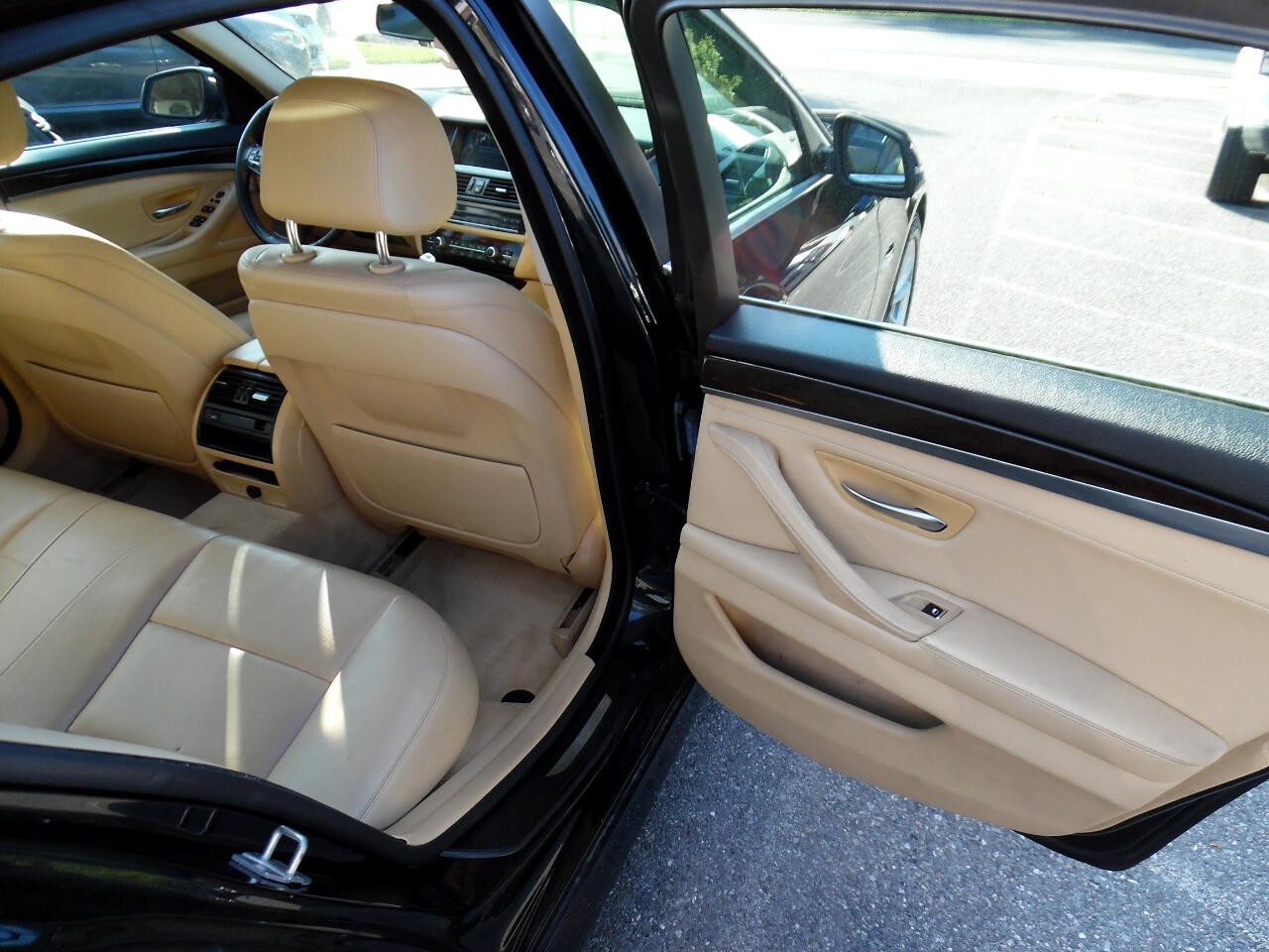 BMW 5 Series 4dr Sdn 528i xDrive AWD 2014 BMW 5 Series 4dr Sdn 528i xDrive AWD 2014