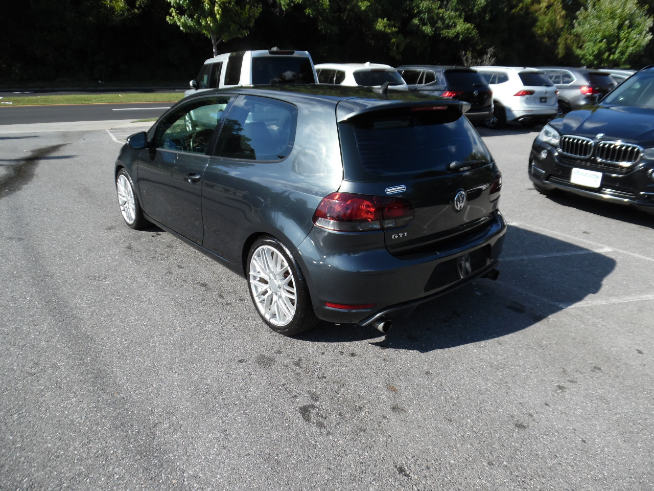 Volkswagen GTI 2dr HB DSG w/Sunroof & Navi PZEV 2011 Volkswagen GTI 2dr HB DSG w/Sunroof & Navi PZEV 2011