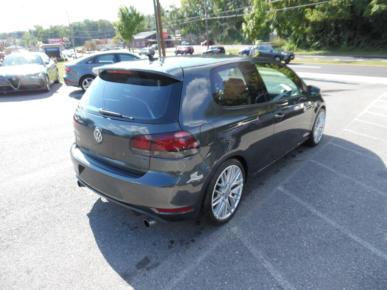 Volkswagen GTI 2dr HB DSG w/Sunroof & Navi PZEV 2011 Volkswagen GTI 2dr HB DSG w/Sunroof & Navi PZEV 2011