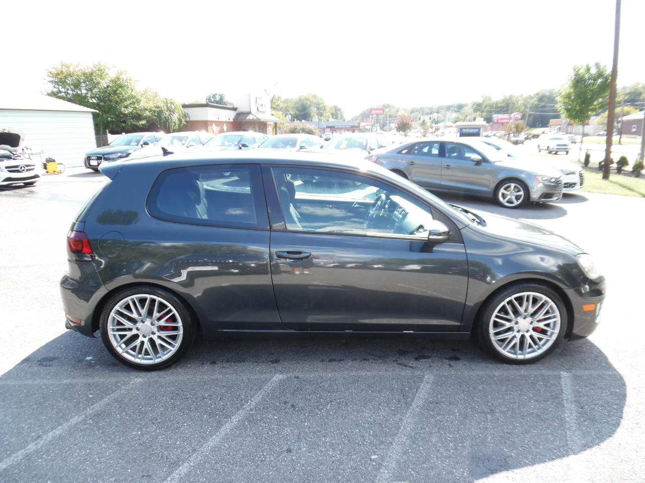 Volkswagen GTI 2dr HB DSG w/Sunroof & Navi PZEV 2011 Volkswagen GTI 2dr HB DSG w/Sunroof & Navi PZEV 2011