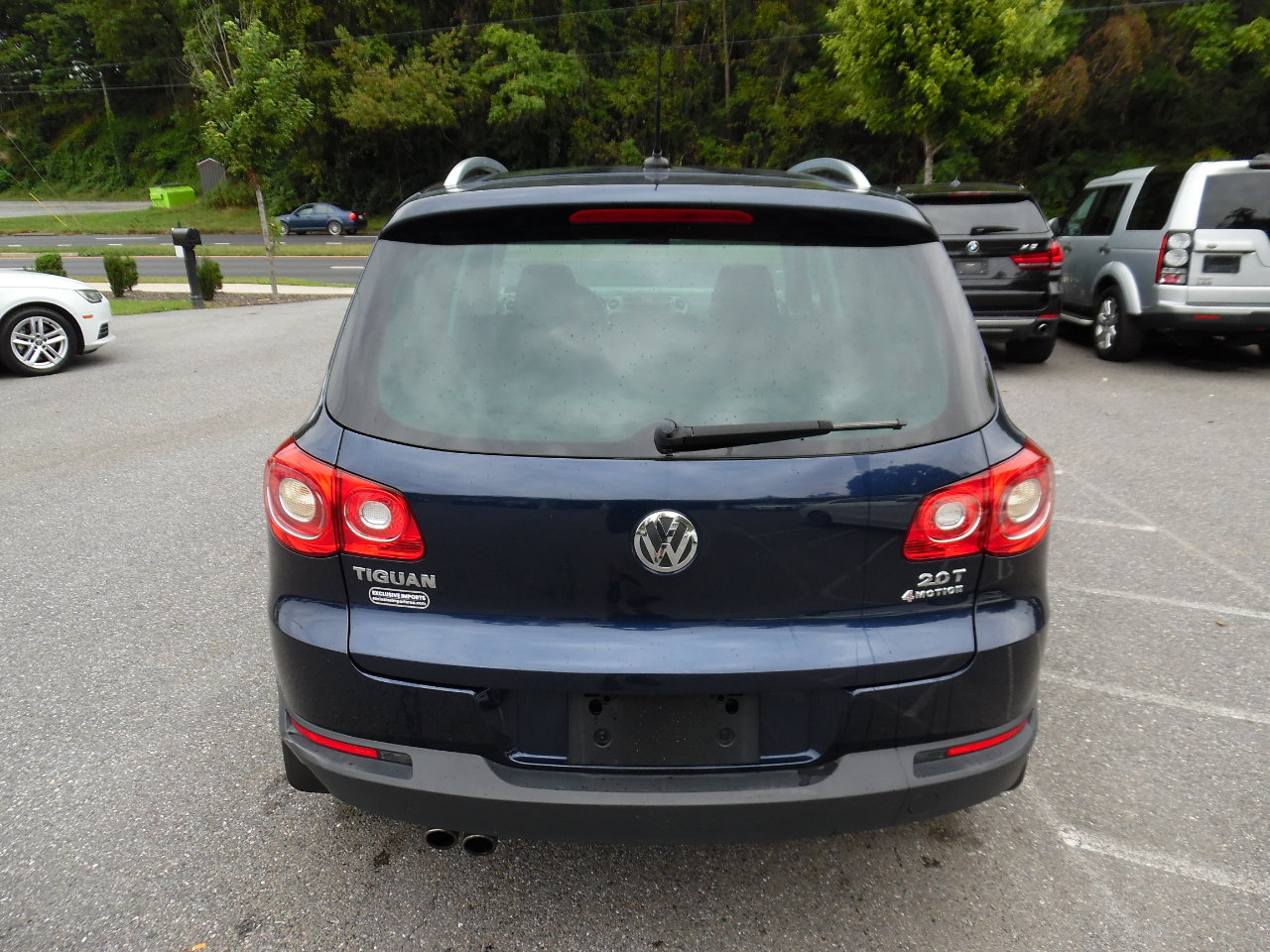 2011 Volkswagen Tiguan S photo 3