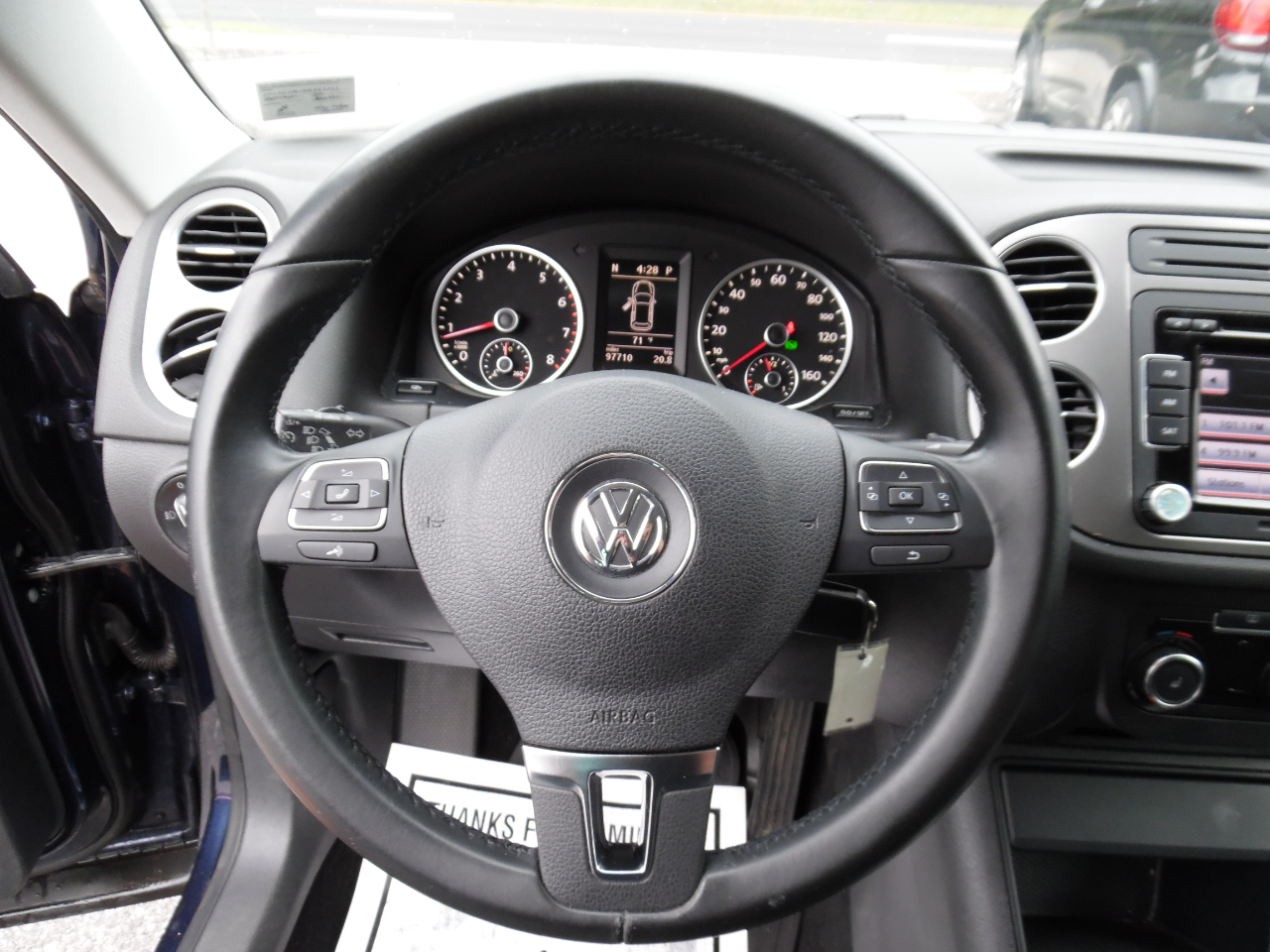 2011 Volkswagen Tiguan S photo 10