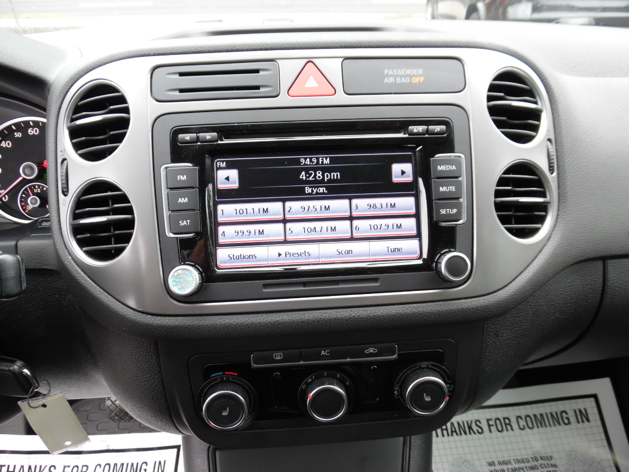 2011 Volkswagen Tiguan S photo 12
