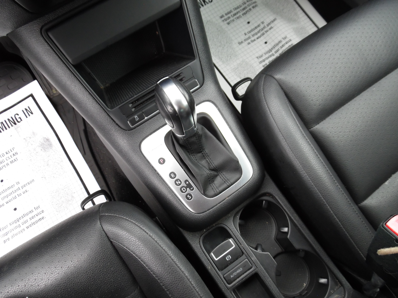 2011 Volkswagen Tiguan S photo 13