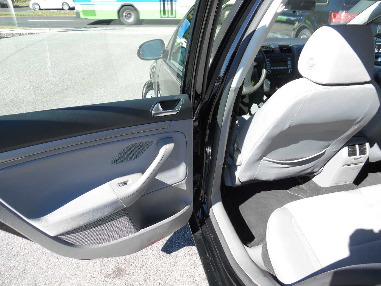 Volkswagen Rabbit 4dr HB Auto S 2009 Volkswagen Rabbit 4dr HB Auto S 2009