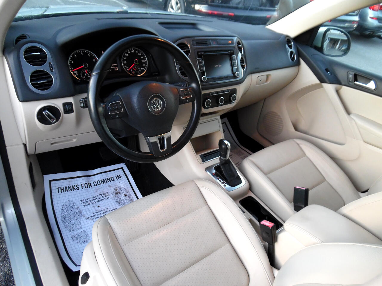 Volkswagen Tiguan 2WD 4dr Auto SE w/Sunroof & Nav 2012