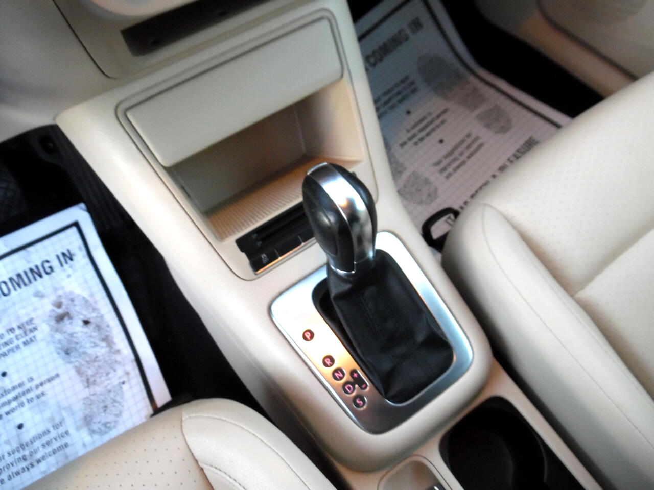 Volkswagen Tiguan 2WD 4dr Auto SE w/Sunroof & Nav 2012