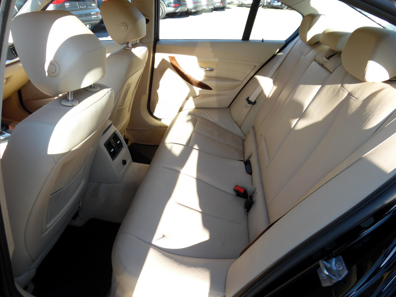 BMW 3 Series 4dr Sdn 328i RWD 2013