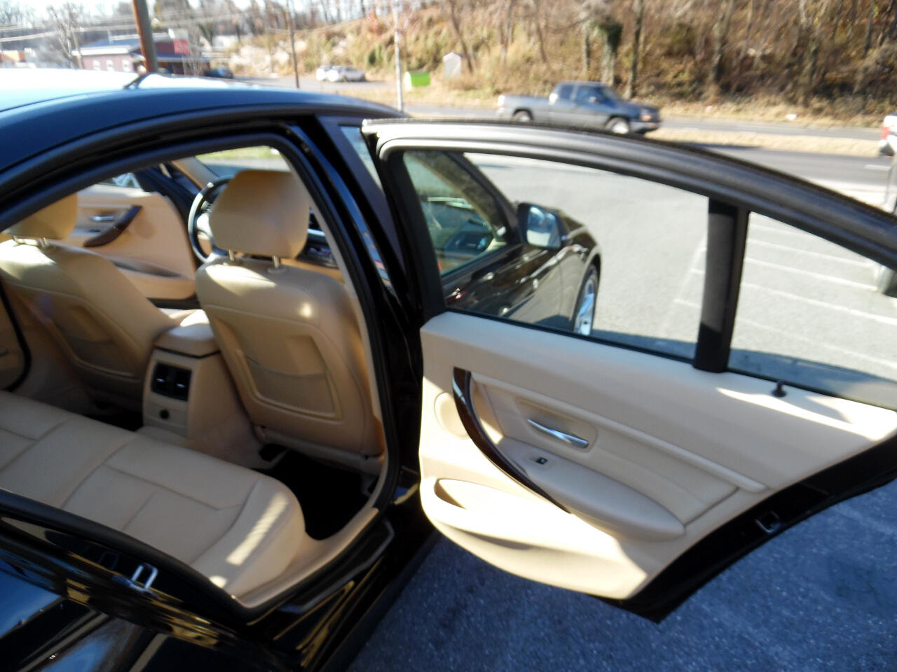 BMW 3 Series 4dr Sdn 328i RWD 2013