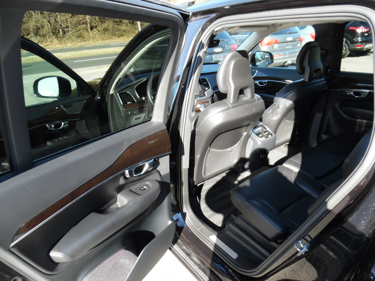 Volvo XC90 T6 AWD 7-Passenger Momentum 2017