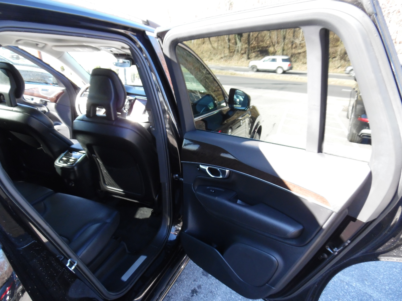 Volvo XC90 T6 AWD 7-Passenger Momentum 2017