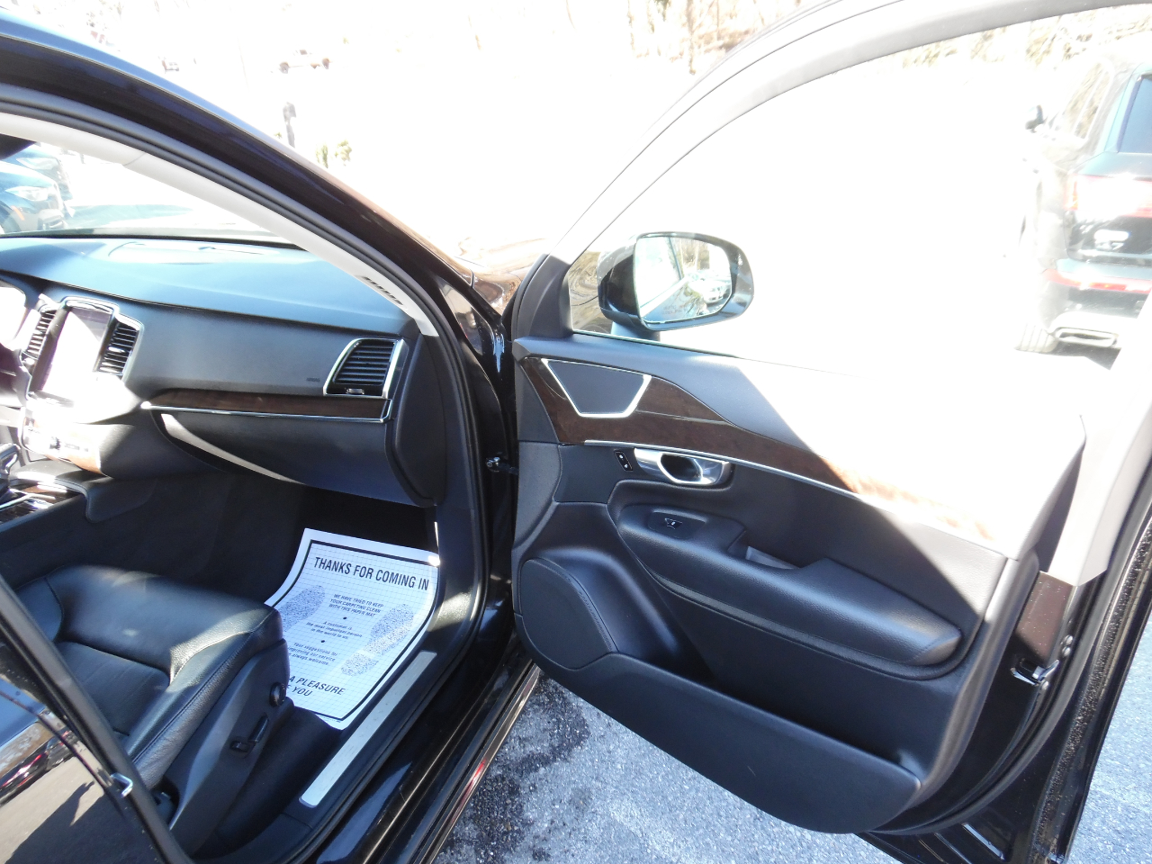 Volvo XC90 T6 AWD 7-Passenger Momentum 2017