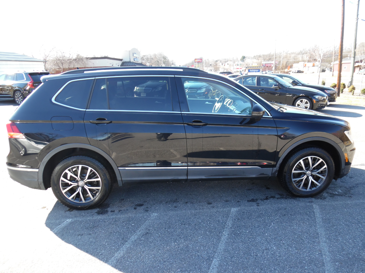 Volkswagen Tiguan 2.0T SE R-Line Black FWD 2020