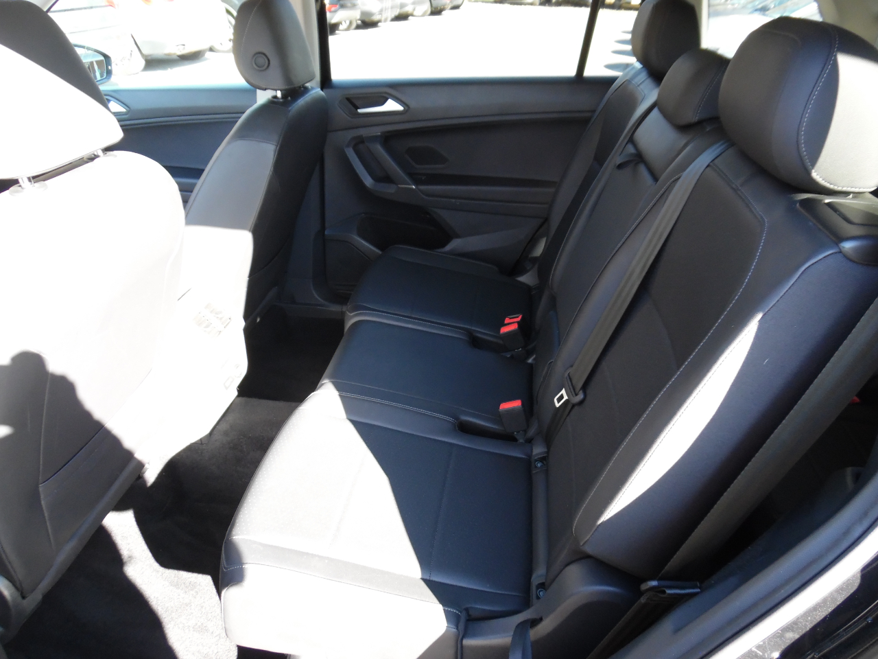 Volkswagen Tiguan 2.0T SE R-Line Black FWD 2020