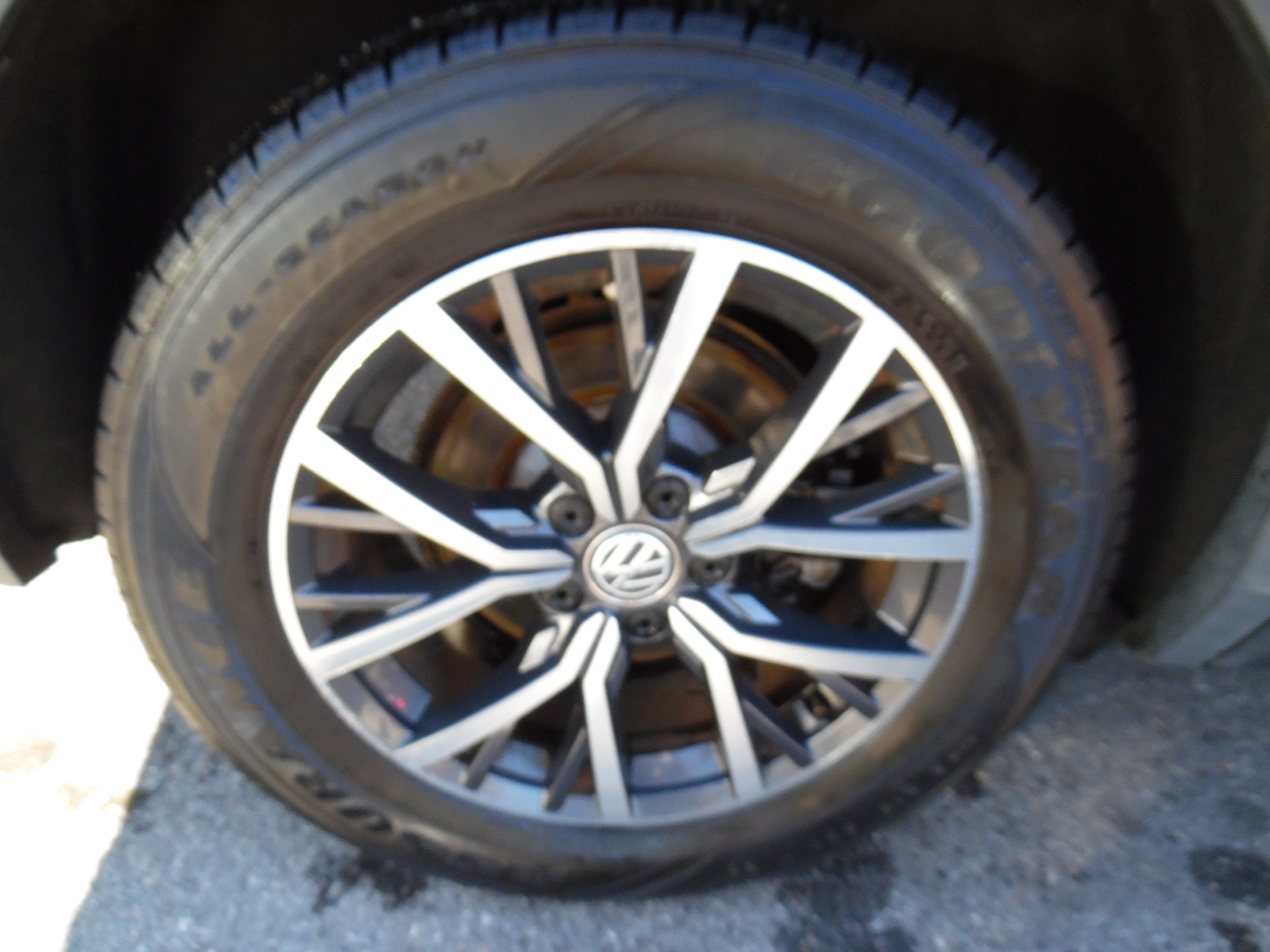 Volkswagen Tiguan 2.0T SE R-Line Black FWD 2020