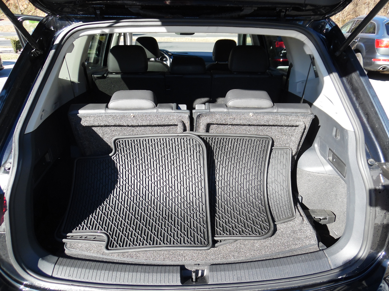 Volkswagen Tiguan 2.0T SE R-Line Black FWD 2020