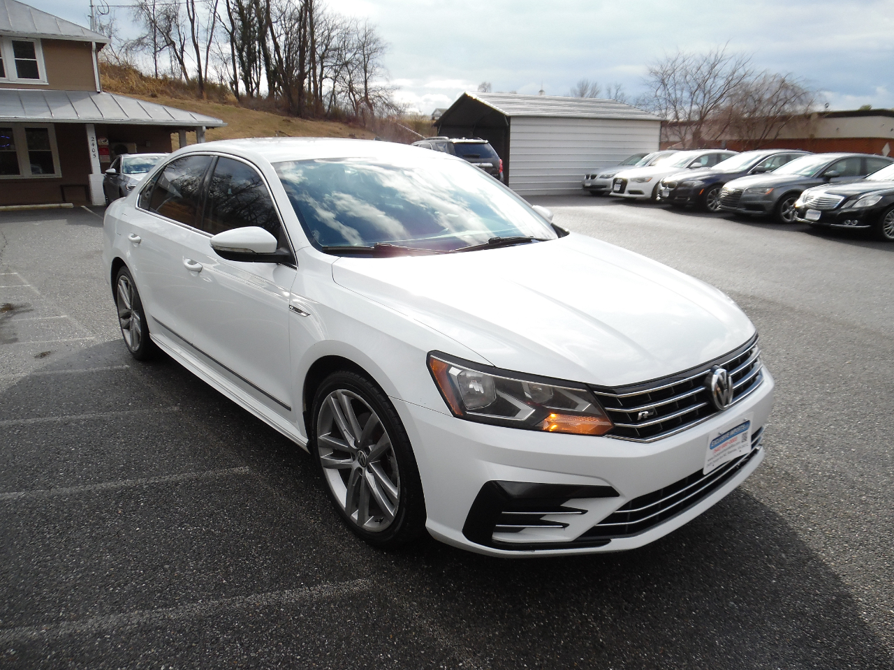Volkswagen Passat R-Line w/Comfort Pkg Auto 2017
