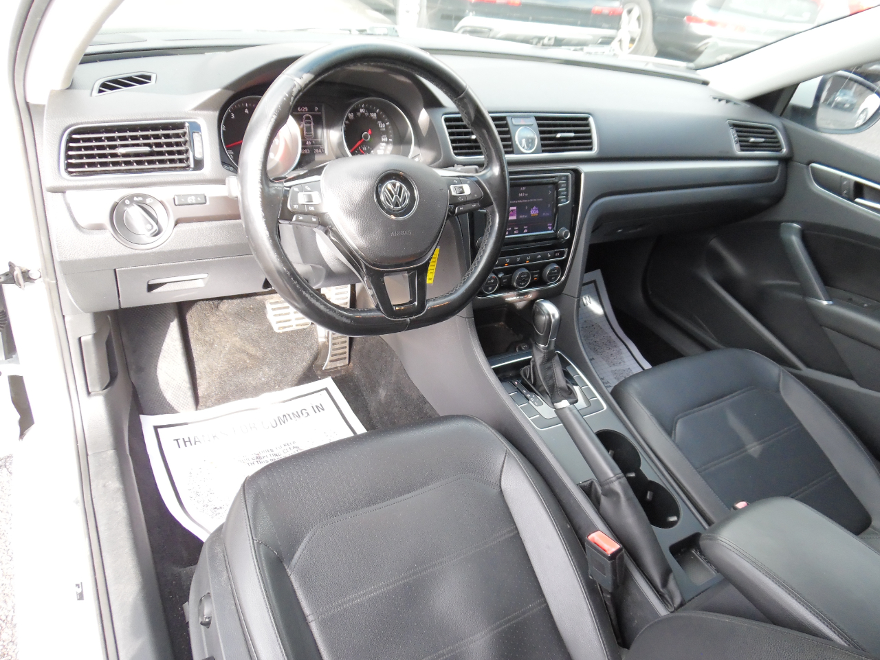 Volkswagen Passat R-Line w/Comfort Pkg Auto 2017