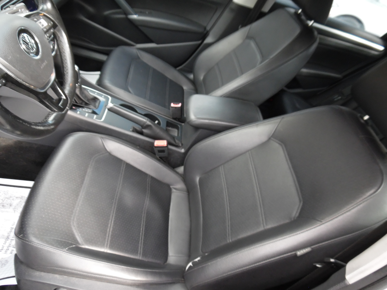 Volkswagen Passat R-Line w/Comfort Pkg Auto 2017