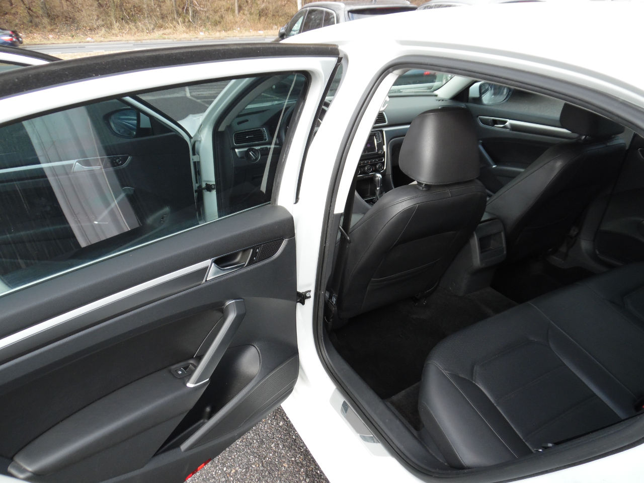 Volkswagen Passat R-Line w/Comfort Pkg Auto 2017