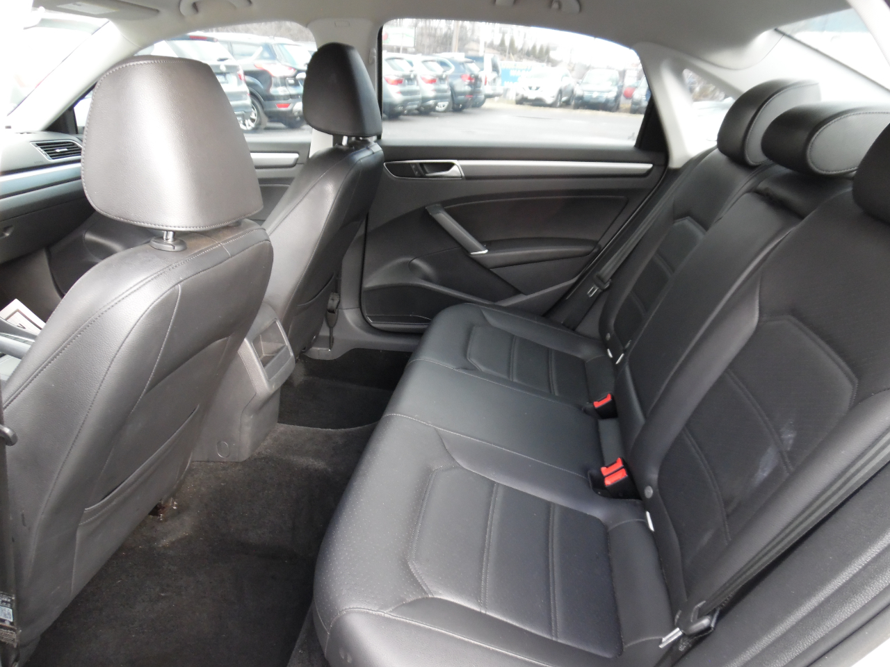 Volkswagen Passat R-Line w/Comfort Pkg Auto 2017