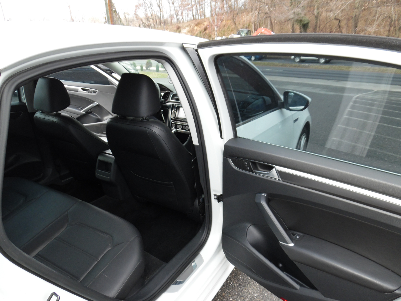 Volkswagen Passat R-Line w/Comfort Pkg Auto 2017