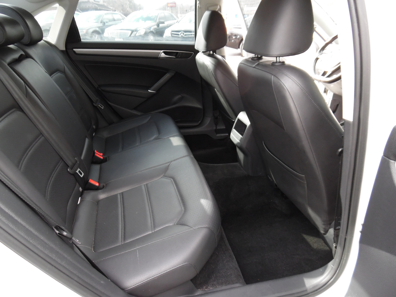 Volkswagen Passat R-Line w/Comfort Pkg Auto 2017