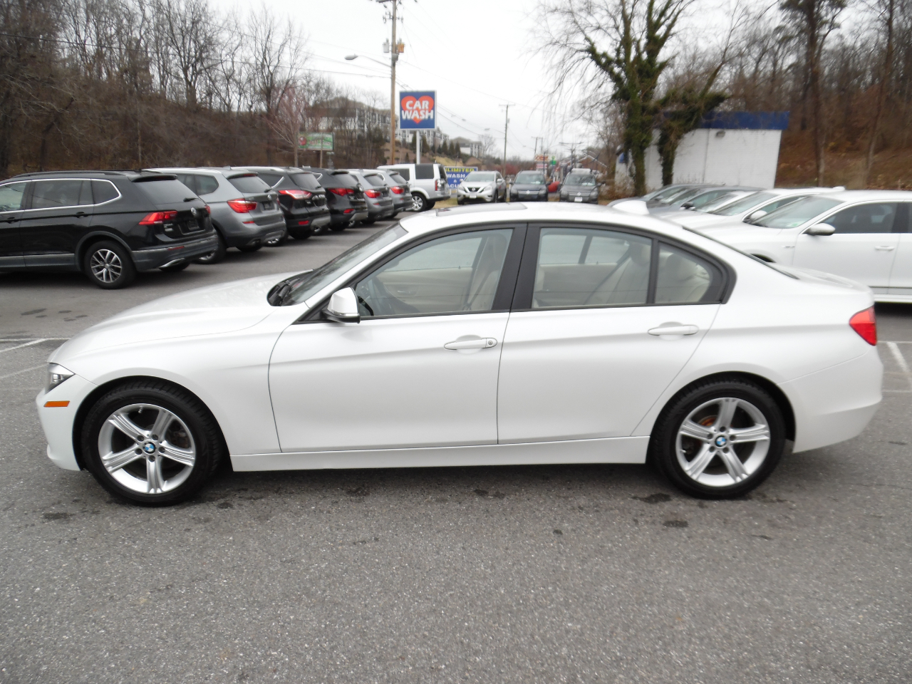 BMW 3 Series 4dr Sdn 328i xDrive AWD 2013