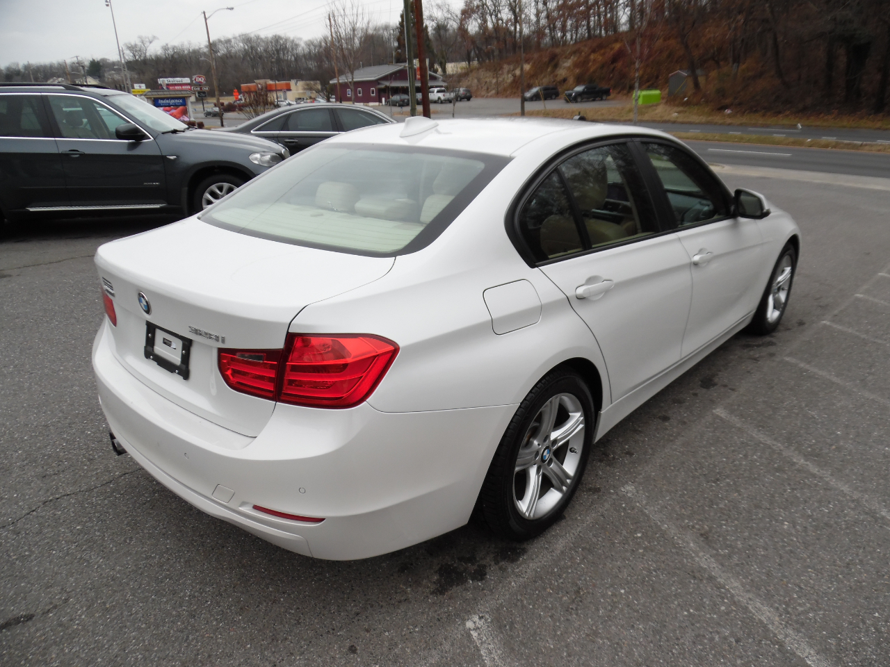 BMW 3 Series 4dr Sdn 328i xDrive AWD 2013