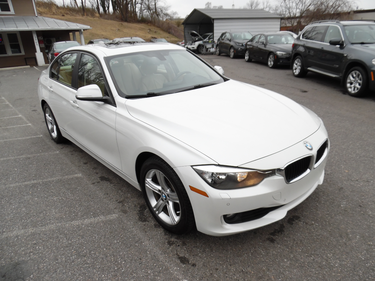 BMW 3 Series 4dr Sdn 328i xDrive AWD 2013