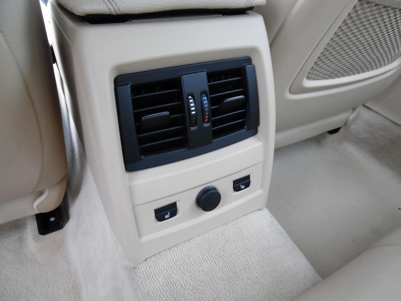 BMW 3 Series 4dr Sdn 328i xDrive AWD 2013