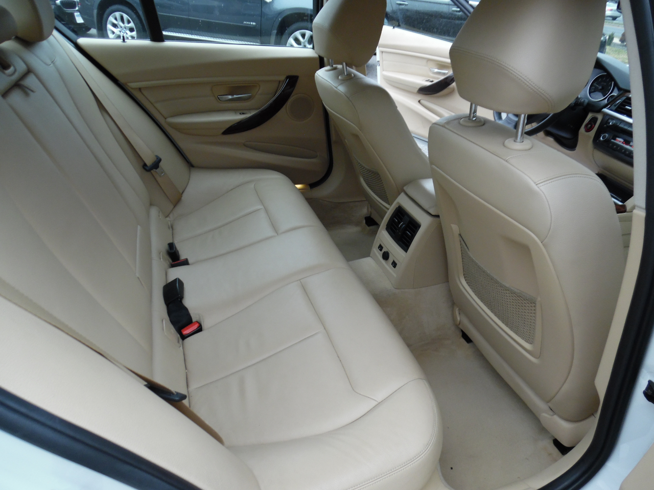 BMW 3 Series 4dr Sdn 328i xDrive AWD 2013