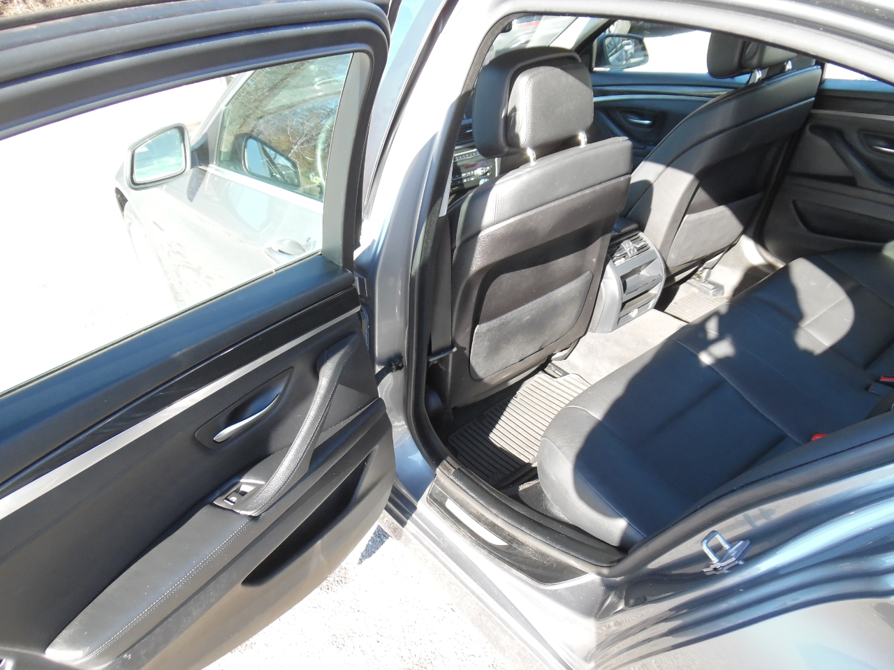 BMW 5 Series 4dr Sdn 528i xDrive AWD 2012