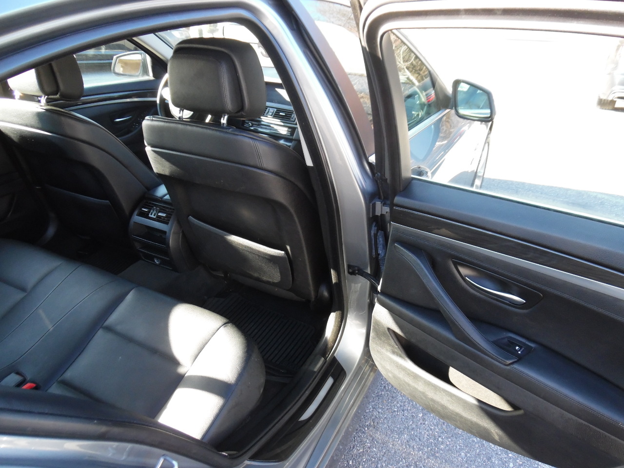 BMW 5 Series 4dr Sdn 528i xDrive AWD 2012