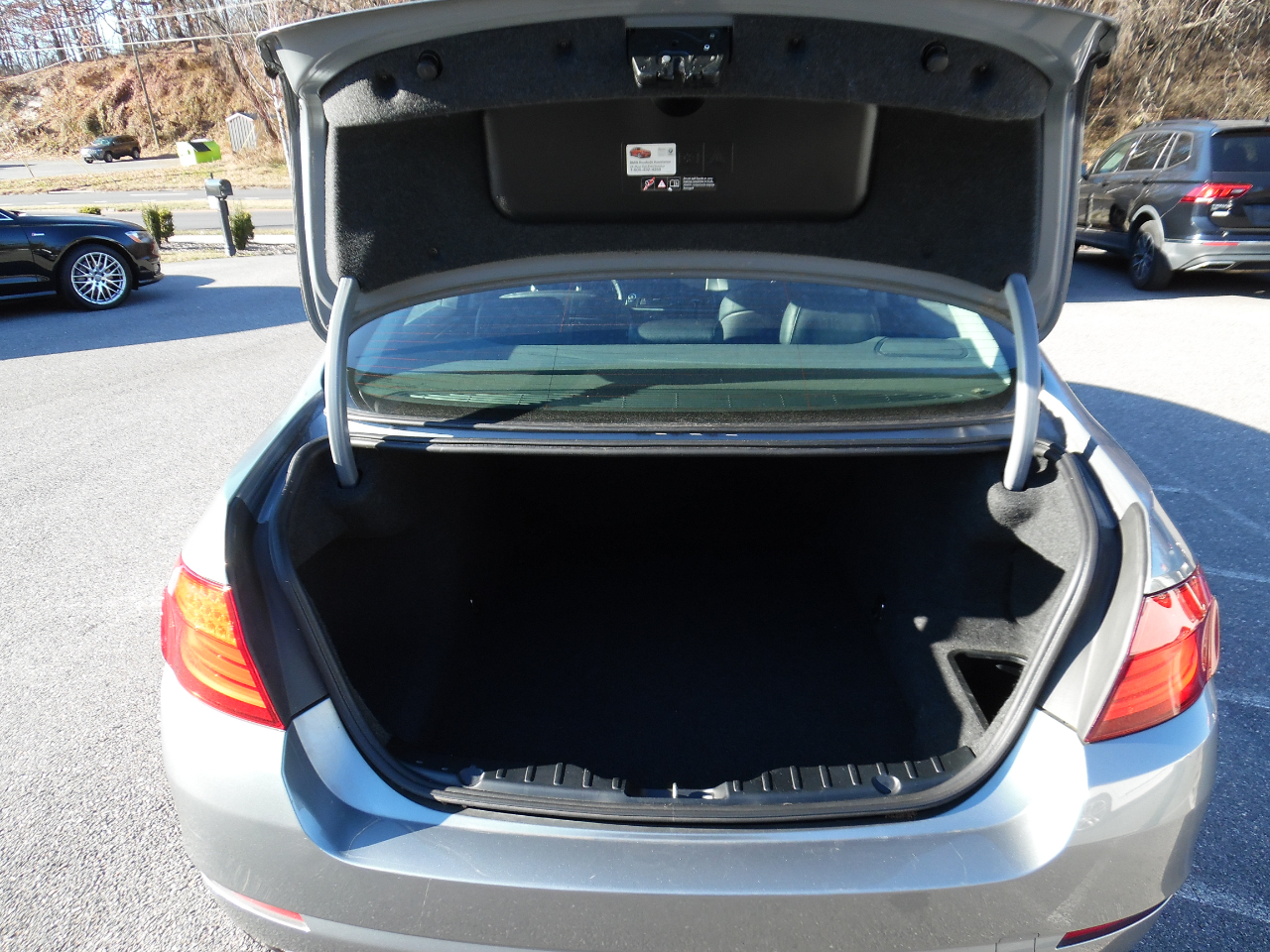 BMW 5 Series 4dr Sdn 528i xDrive AWD 2012