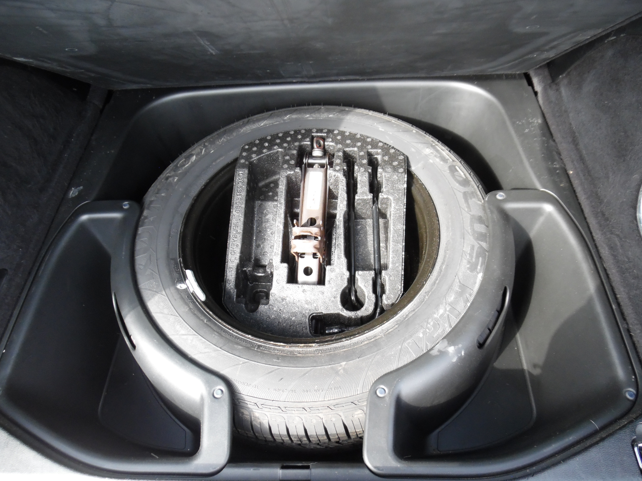 Jeep Grand Cherokee 4WD 4dr Overland Summit 2012