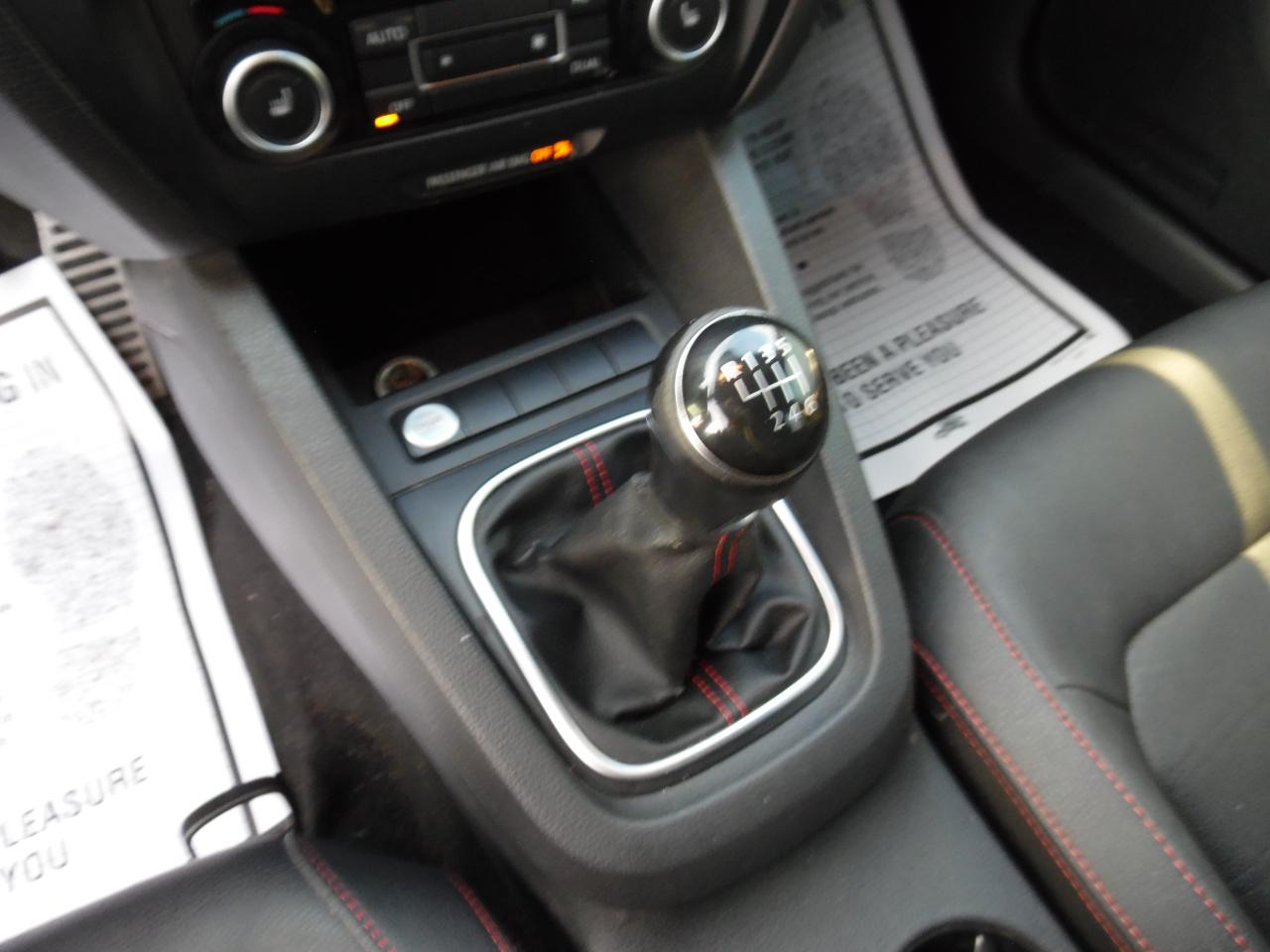 Volkswagen GLI 4dr Sdn Man Autobahn w/Nav PZEV 2012